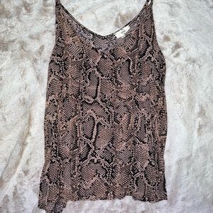 Snakeskin tank top. size M